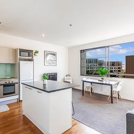 Modern Retreat In City Centre